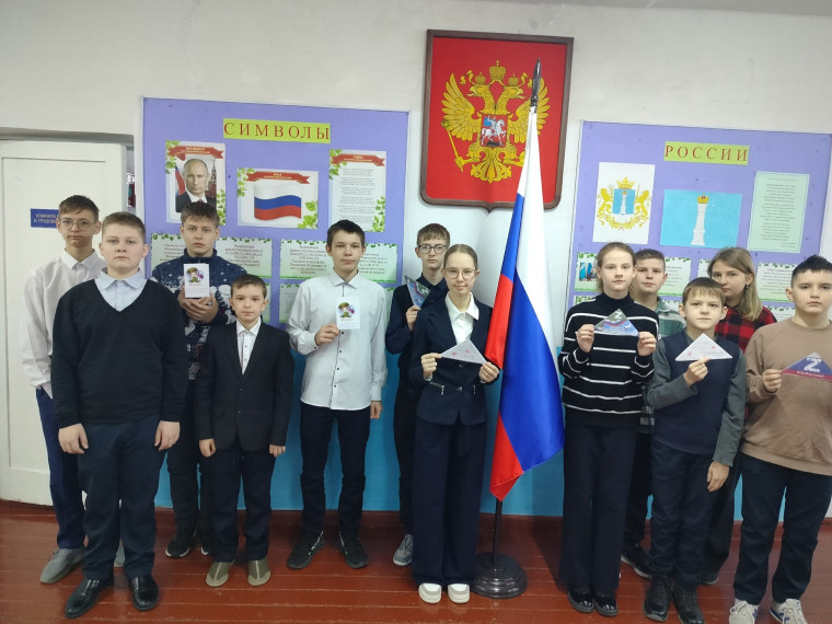 Собрали гуманитарную помощь.